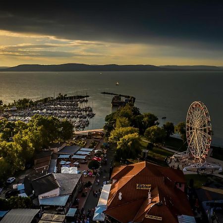 Berbe Apartman Balatonlelle Exterior photo