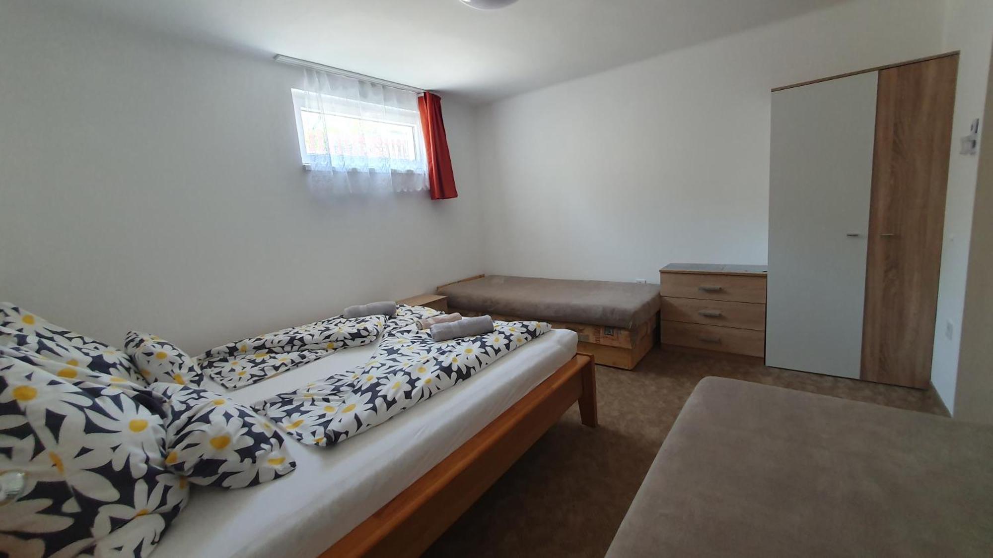 Berbe Apartman Balatonlelle Exterior photo